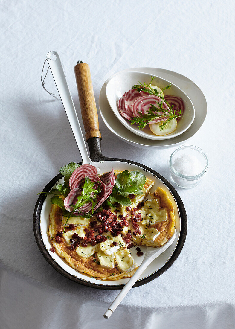 Frittata mit Brie und Wurst