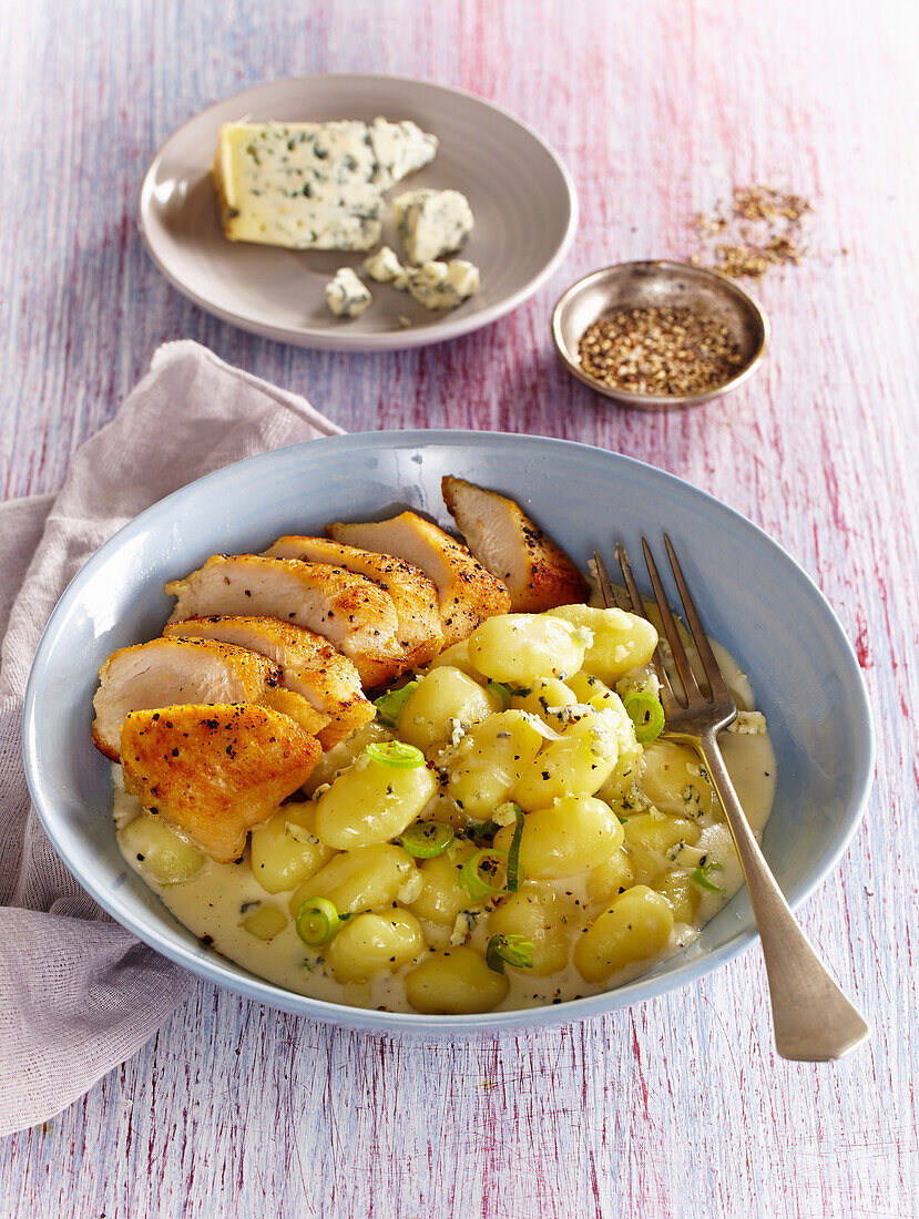 Gnocchi with Blue Cheese Sauce and Chicken