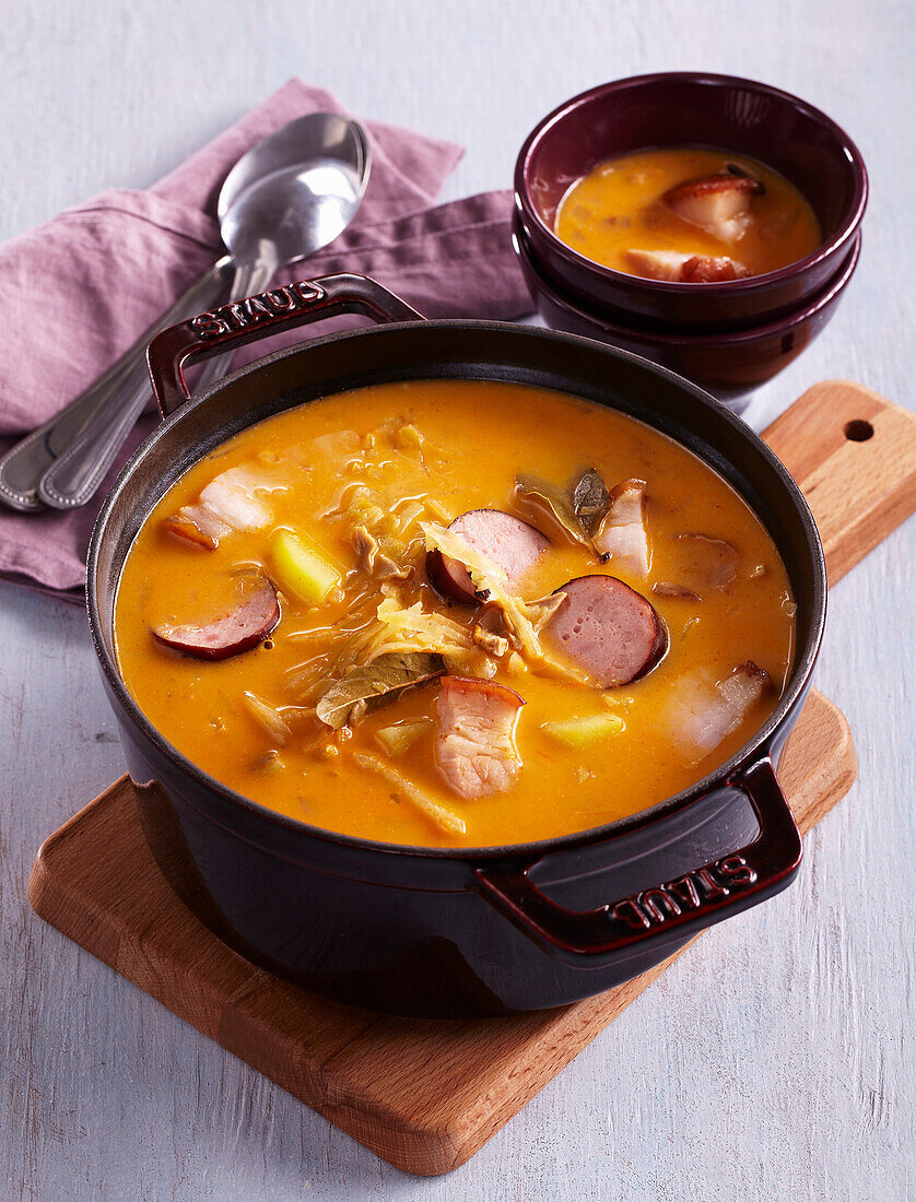 Sauerkraut soup with mushrooms