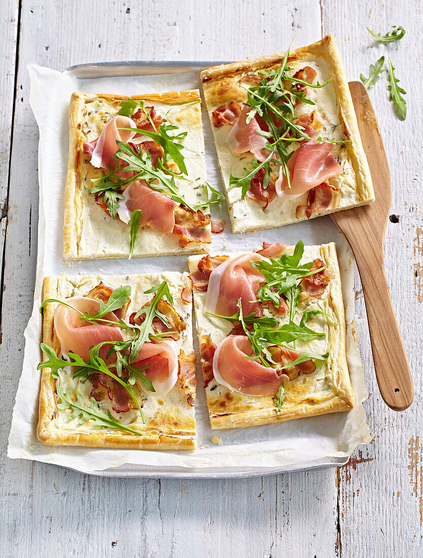 Salty tray cake with pancetta and ham