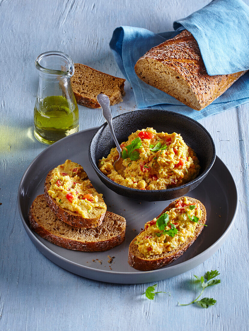 Rye bread with lentil spread