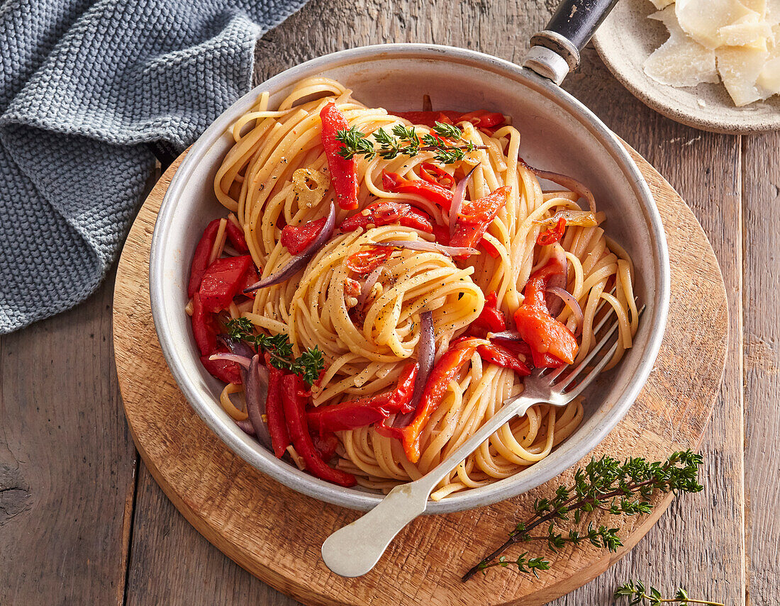 Linguine with baked red pepper