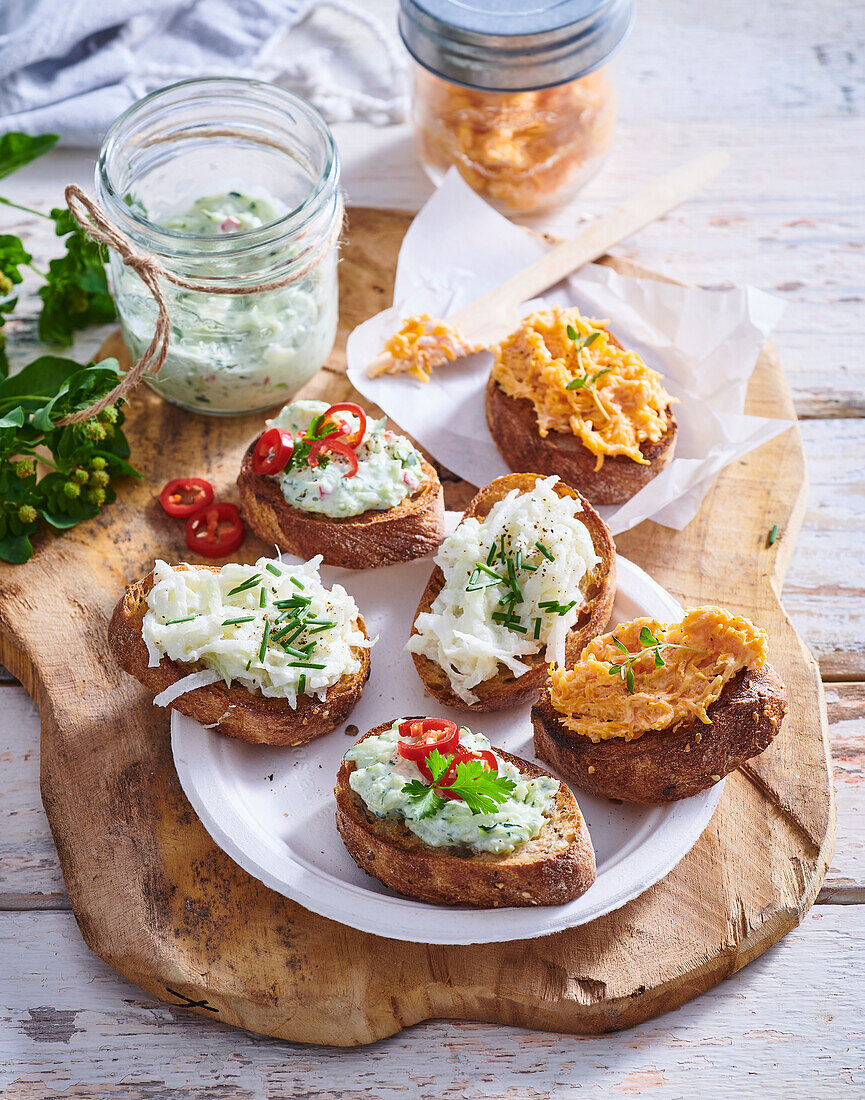 Crostini mit 3 verschiedenen Aufstrichen