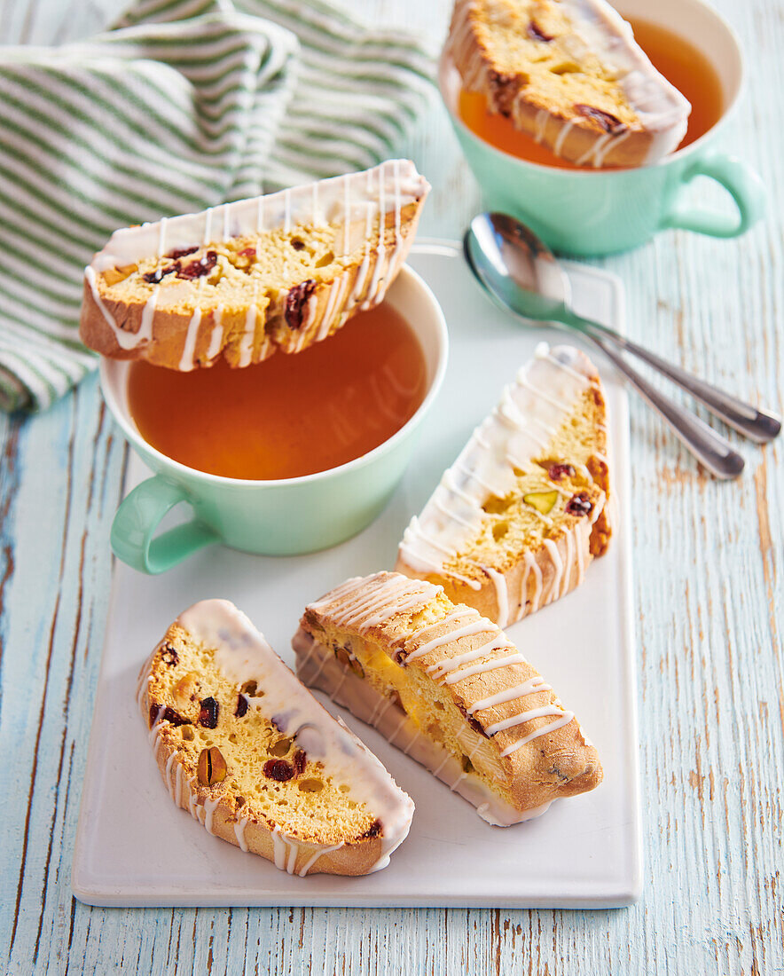 Biscotti with white chocolate