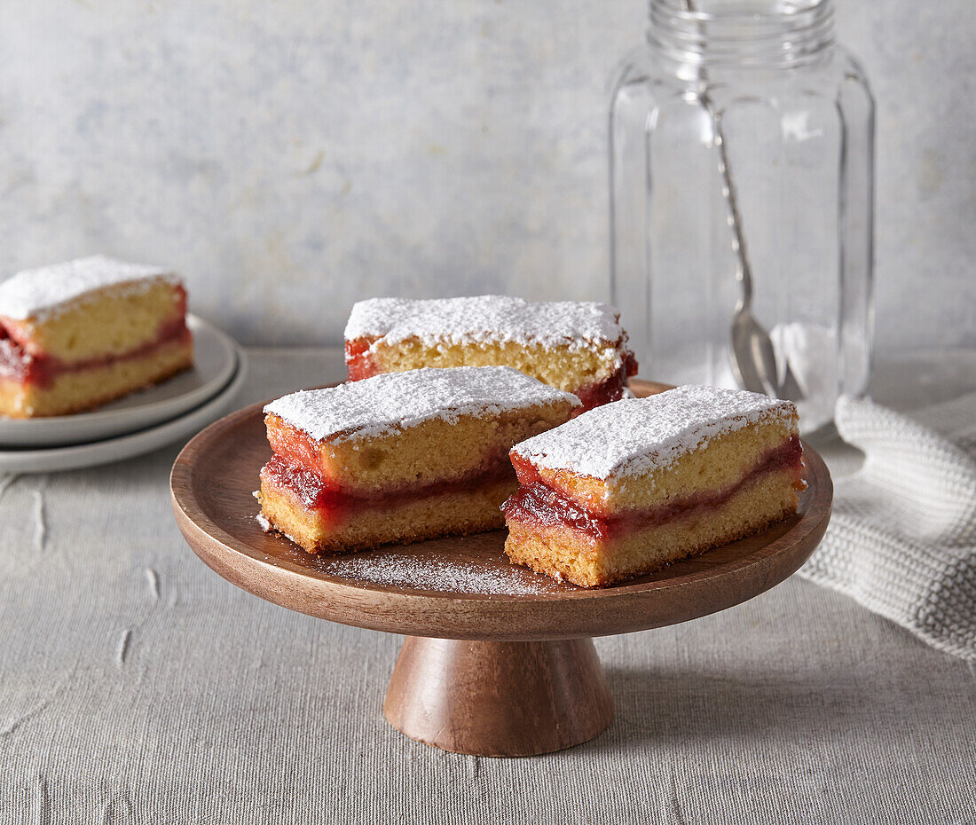 Polenta slices with rhubarb jam