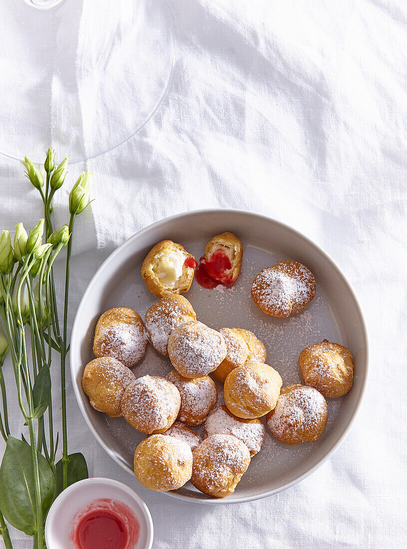 Profiteroles with mascarpone cream