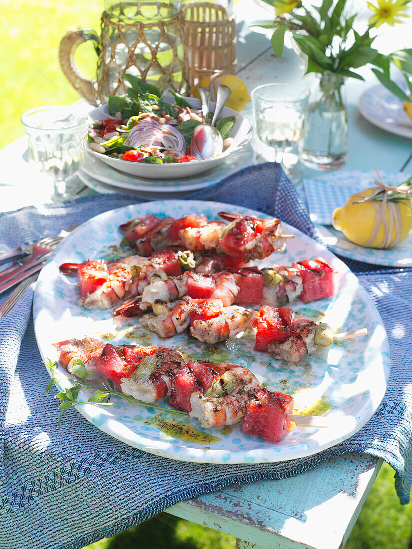 Melon shrimp skewers with fennel