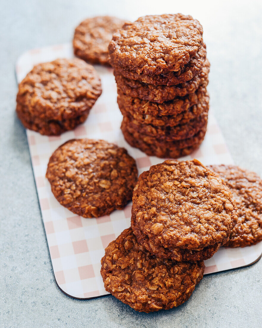 Anzac cookies (oatmeal biscuits with coconut flakes, Australia, New Zealand)