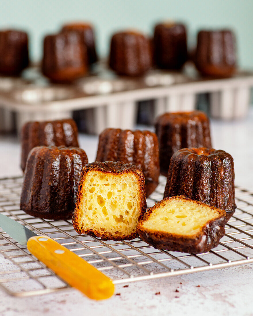 Canneles auf Abkühlgitter