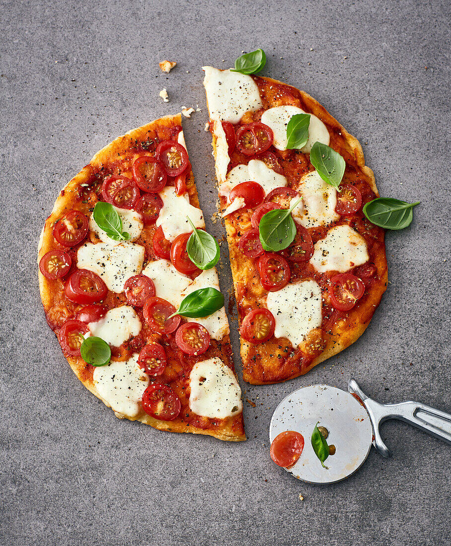 Italian pizza with mozzarella and tomatoes