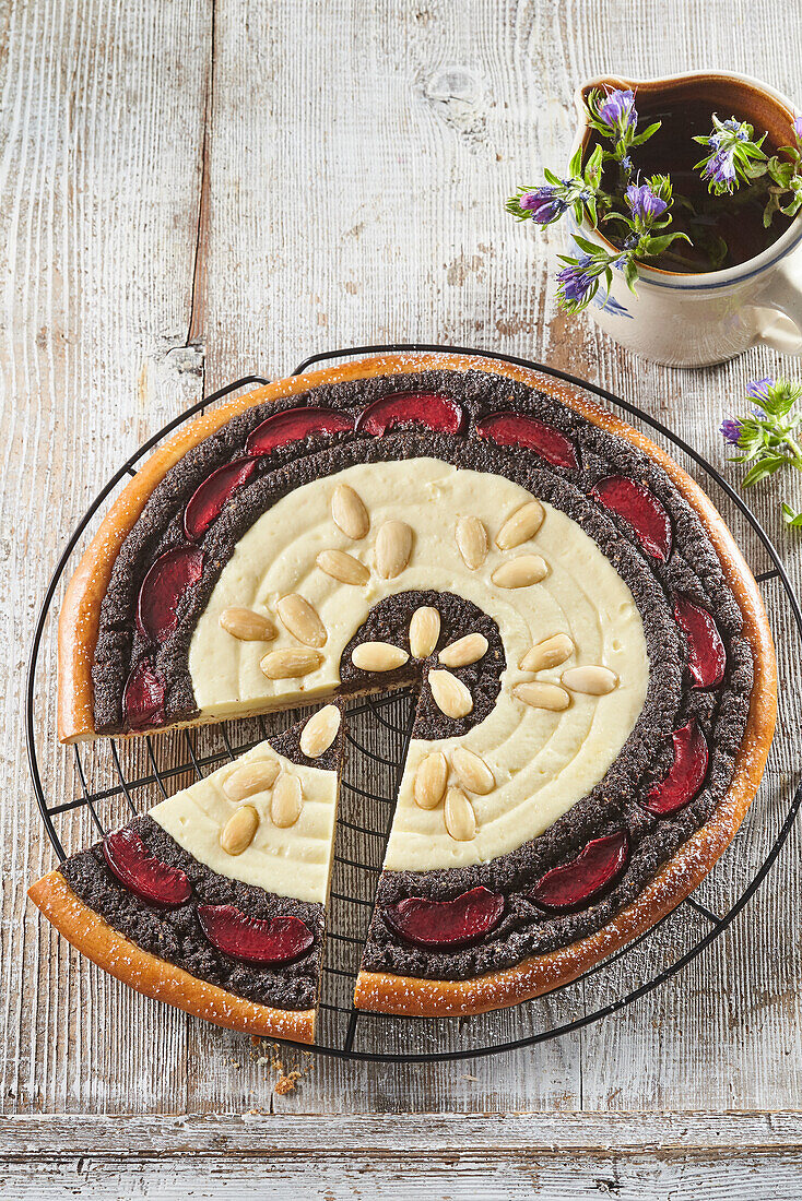 Hefe-Kartoffelkuchen mit Mohn und Quark