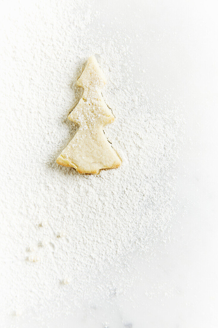 Tannenbaumplätzchen mit Puderzucker