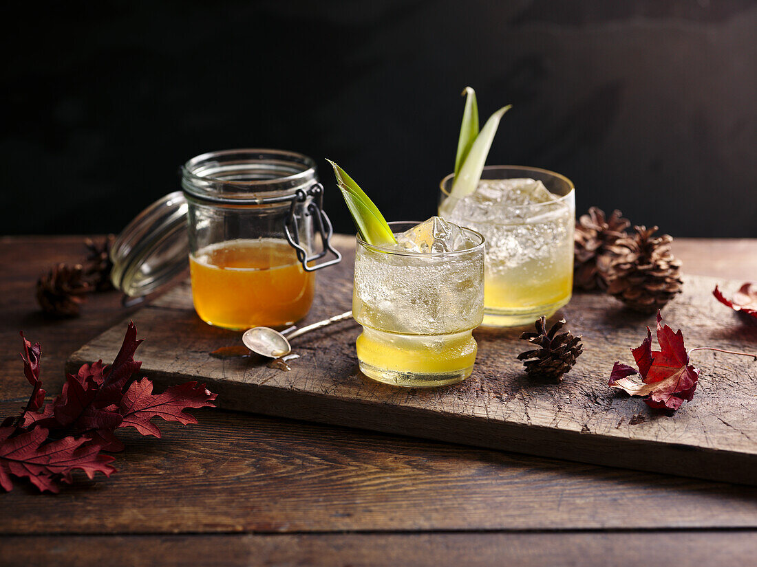 Herbstlicher Cocktail mit Ananassirup