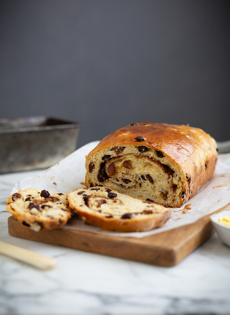 Rosinenbrot, angeschnitten