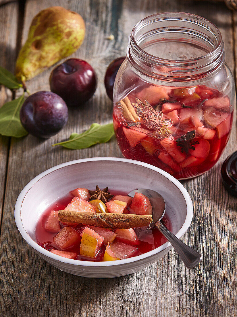 Herbstkompott mit Rotwein