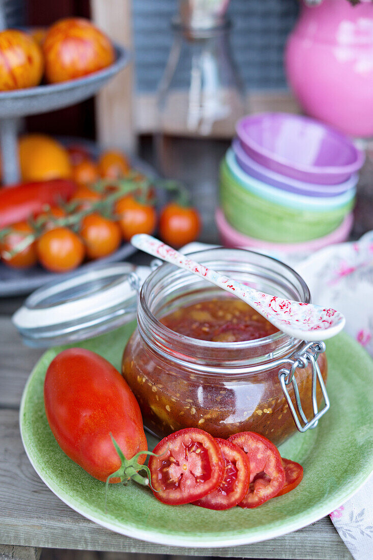 Tomato jam with vanilla