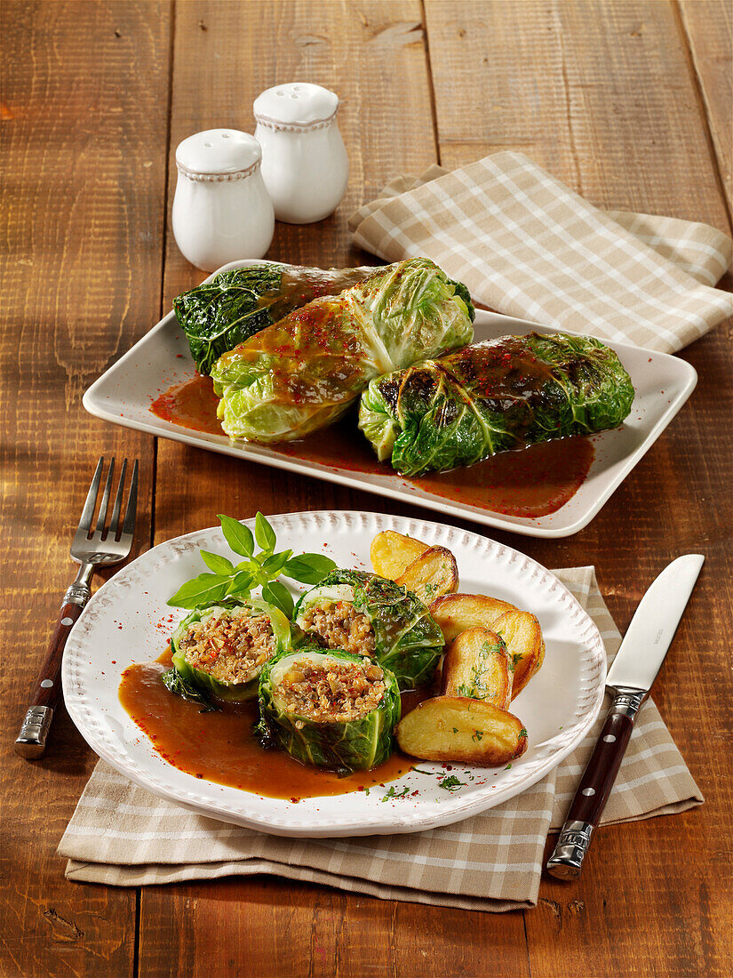 Savoy cabbage roulade with minced meat filling