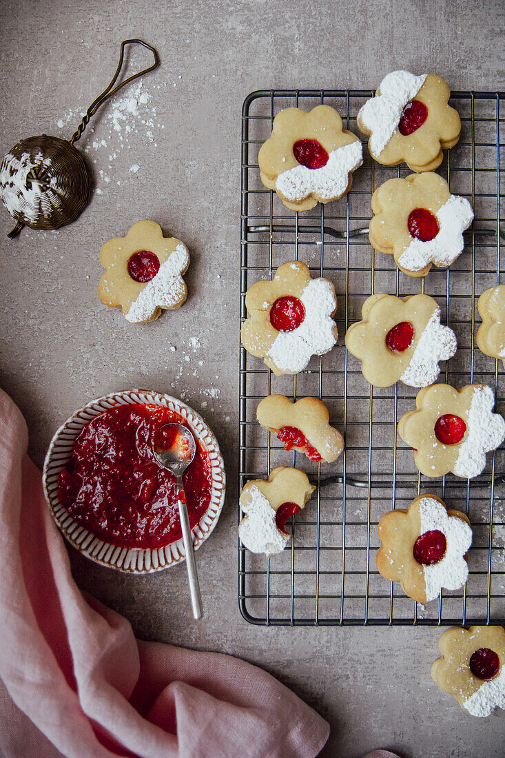 Flower biscuits with raspberry jam