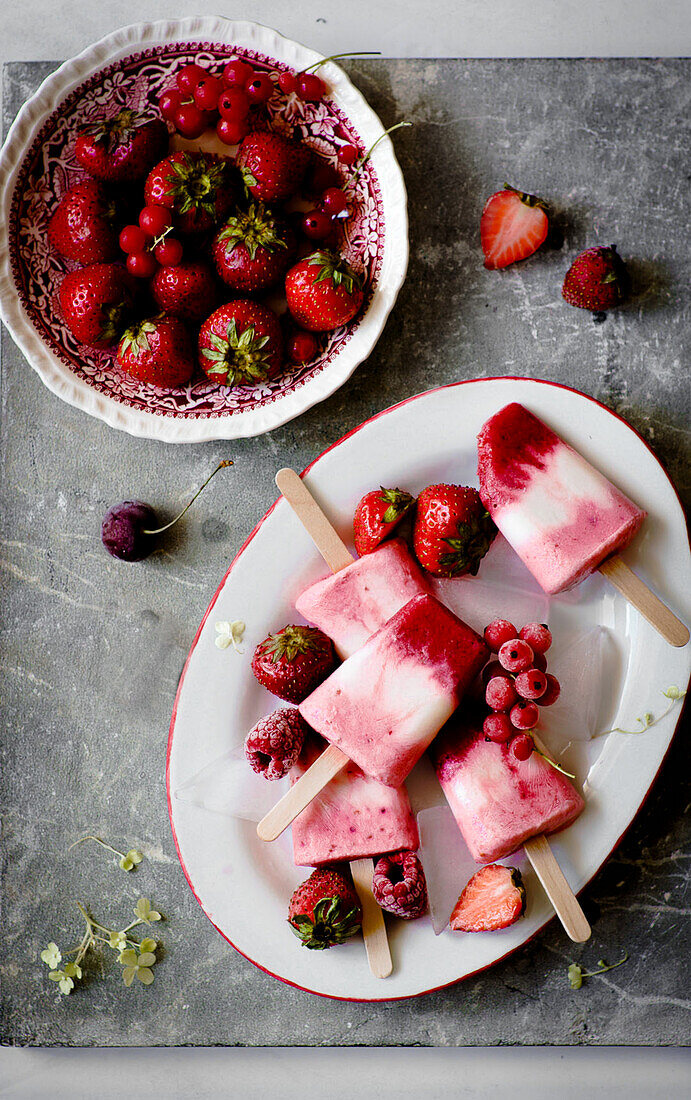 Yogurt berry popsicles