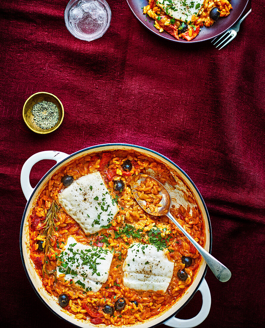 Gebackener Kabeljau mit Orzo und scharfer Wurst