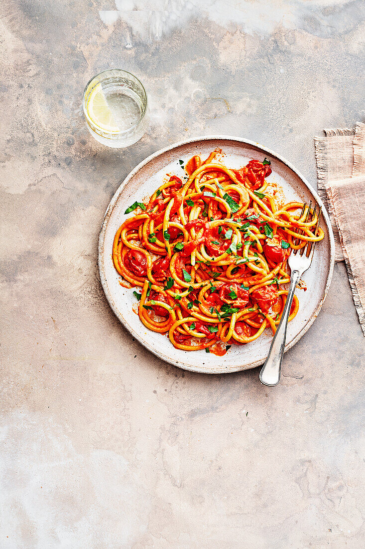 Tomato and roasted pepper tahin pasta