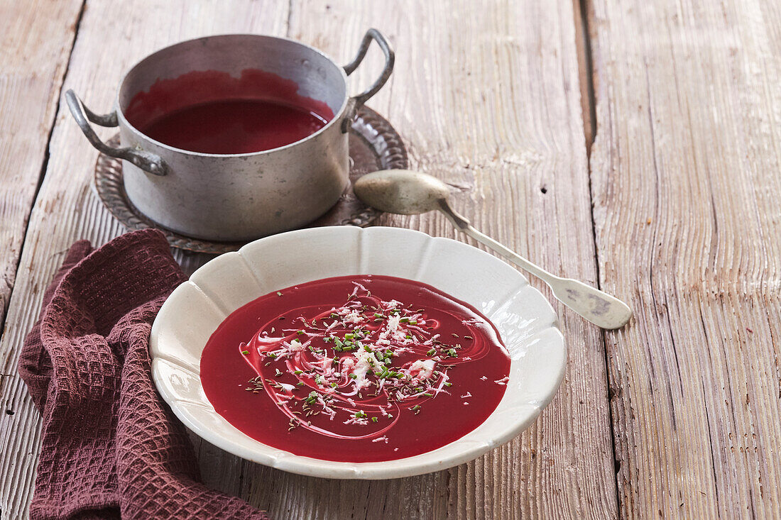 Red cabbage soup