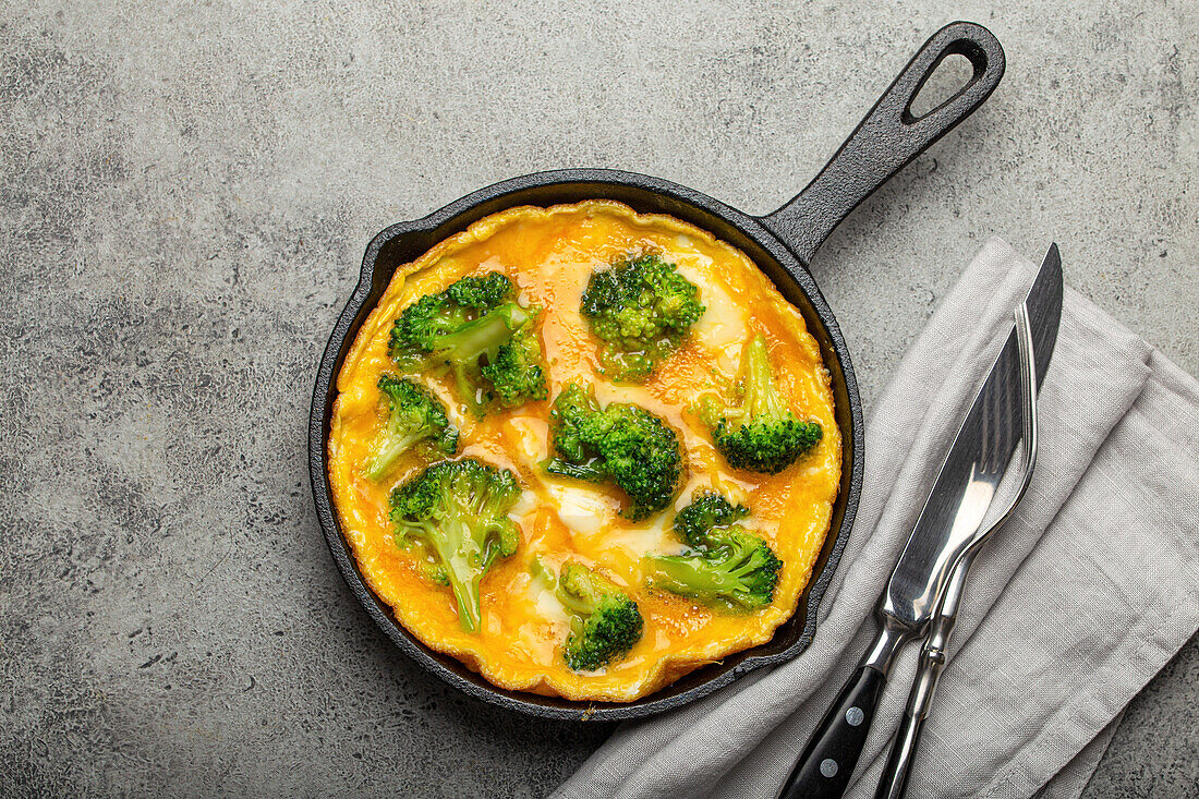 Healthy vegetarian egg omelette with green broccoli