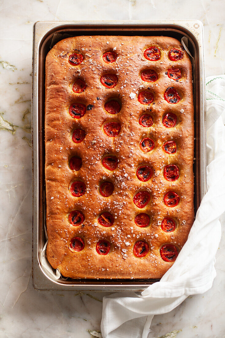 Focaccia mit Kirschtomaten