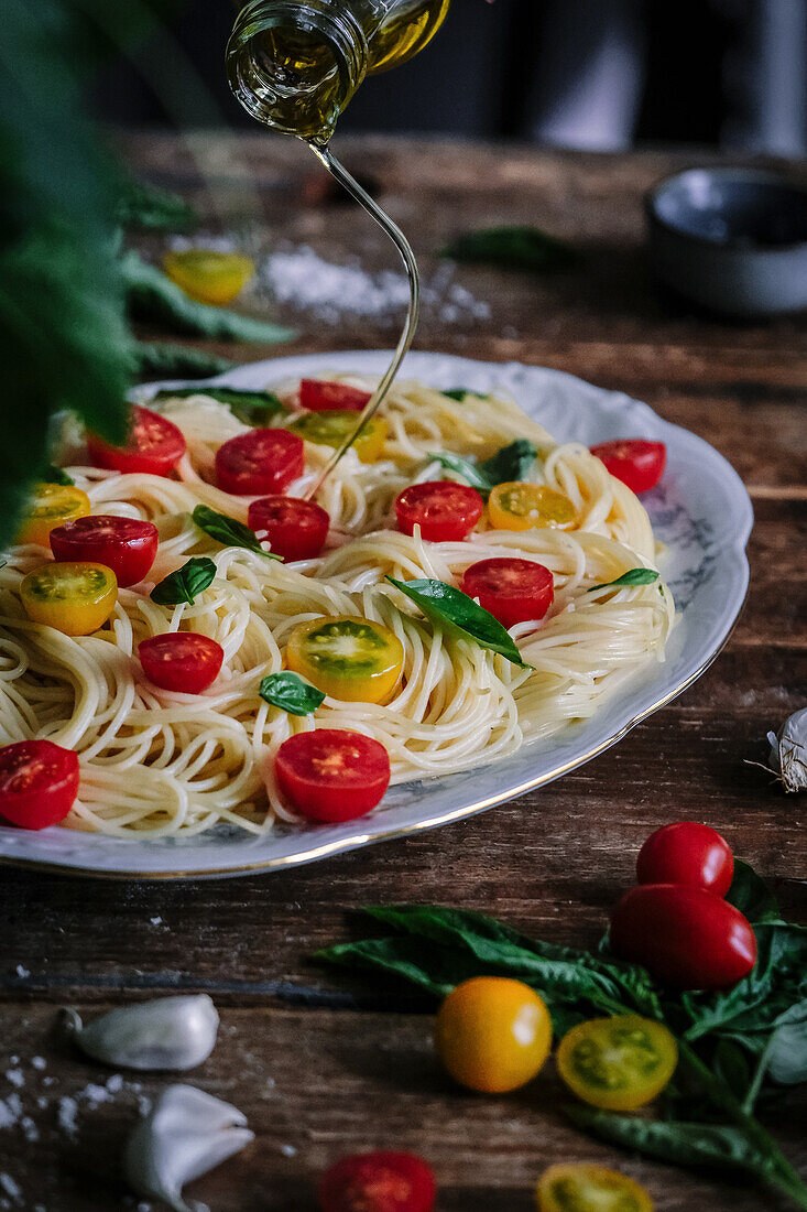 Tomato and basil spaghetti