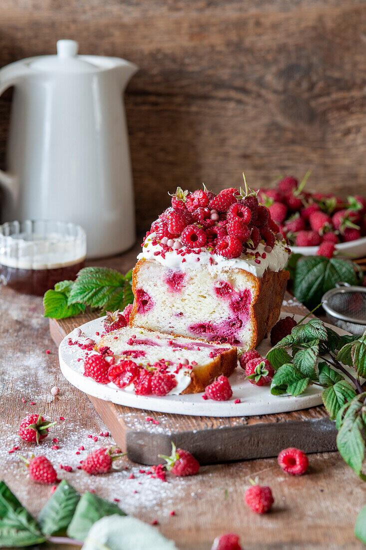 Box cake with raspberries and cream