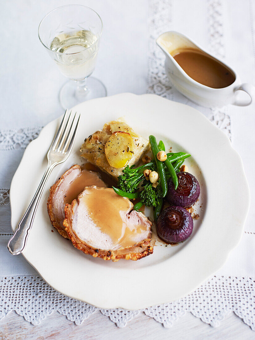 Schweinebraten nach italienischer Art mit Kruste