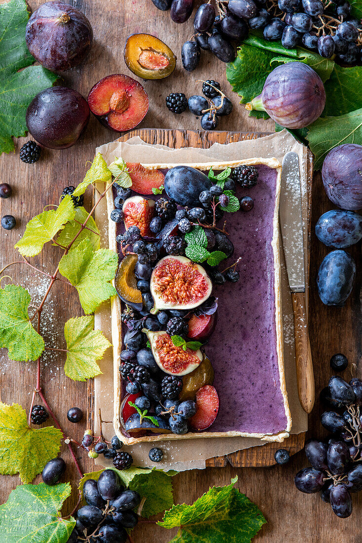 Blaubeerkuchen mit Herbstfrüchten