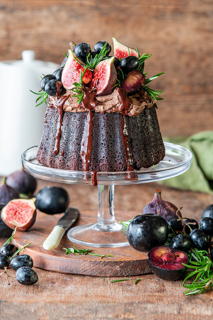 Chocolate cake with autumn fruits