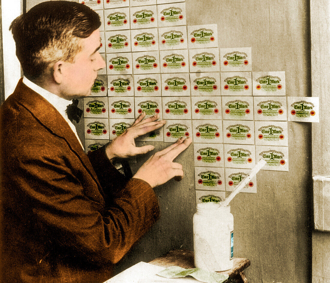 WWI, post-war German banknotes as wallpaper