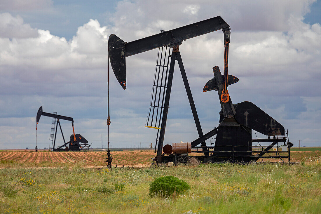 Oil wells, West Texas, USA