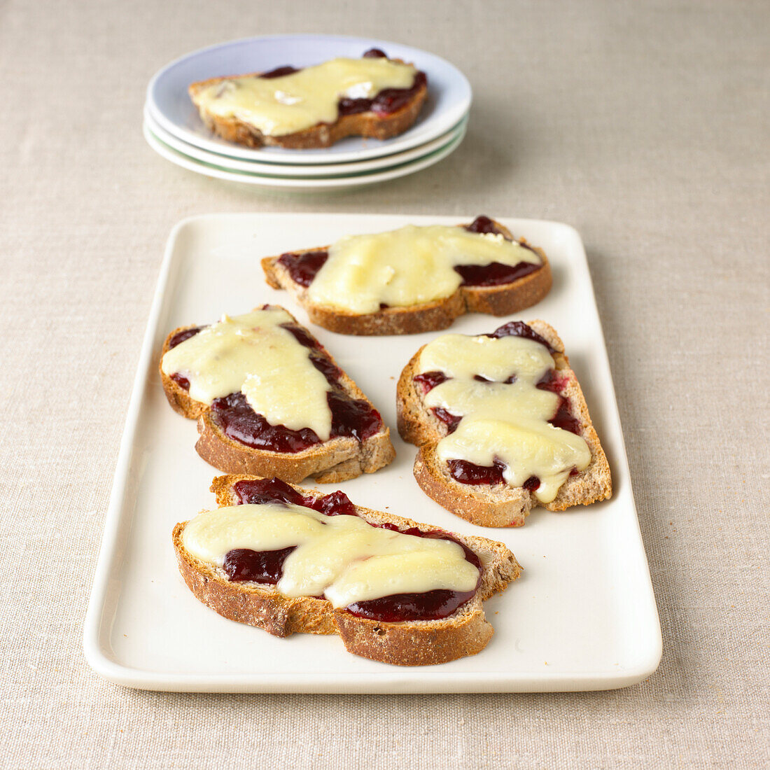 Brie, cranberry and walnut toast
