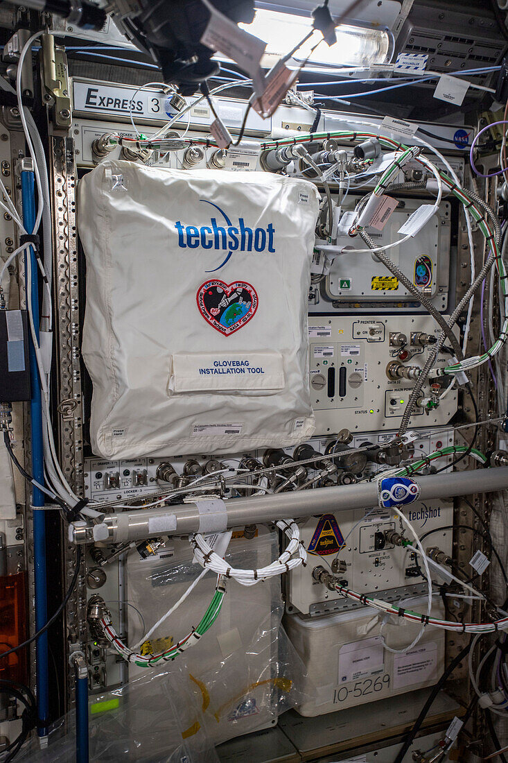 Bioprinting system aboard the International Space Station