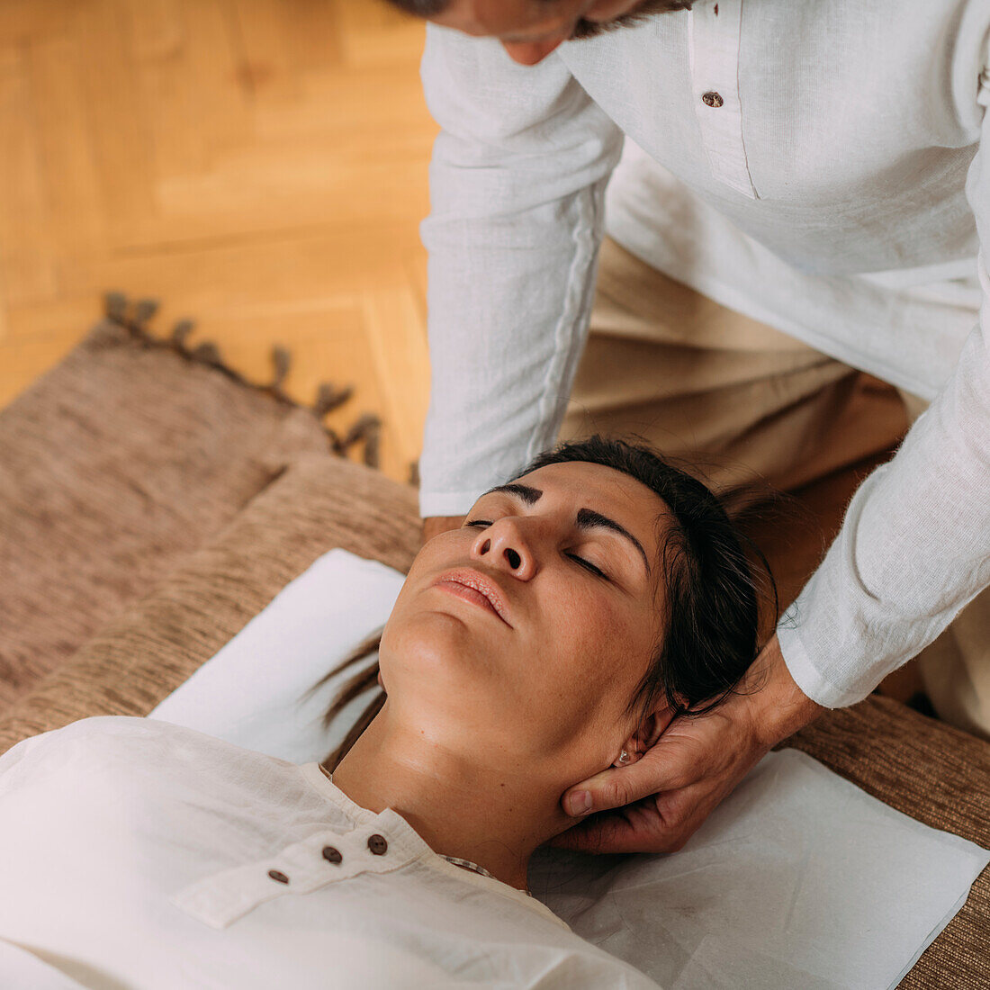 Shiatsu neck stretch