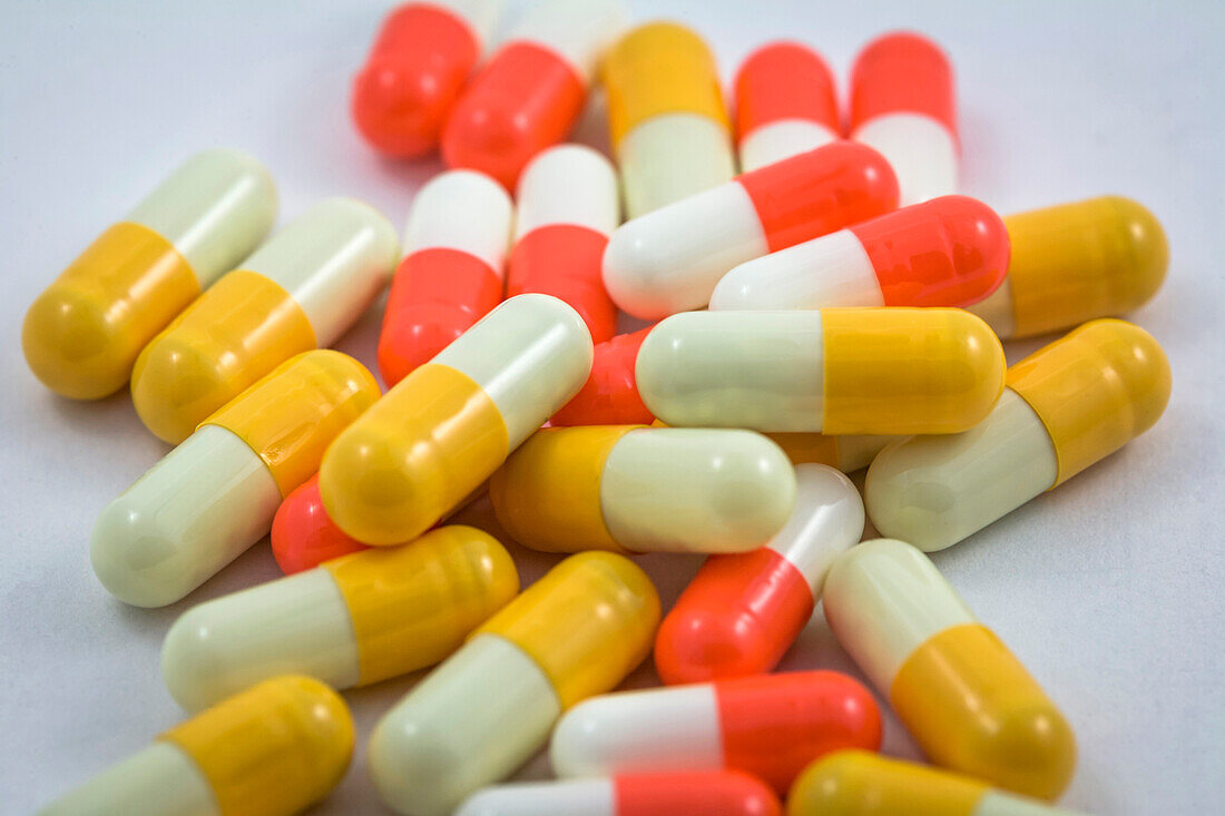 Assorted pills