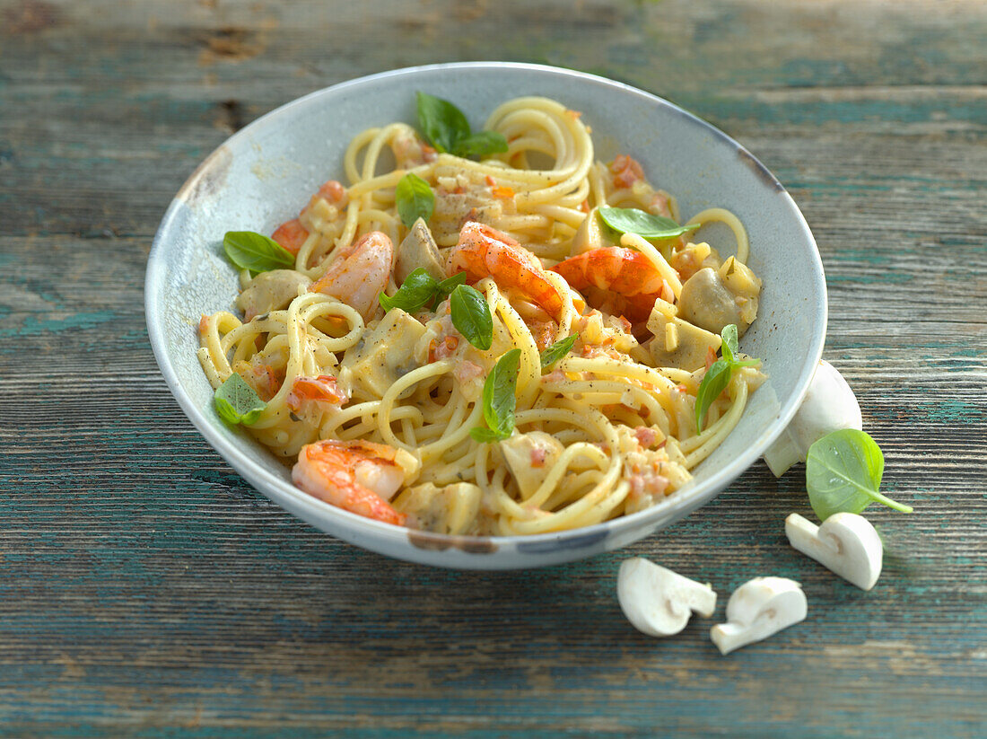 Spaghetti mit Garnelen und Champignons