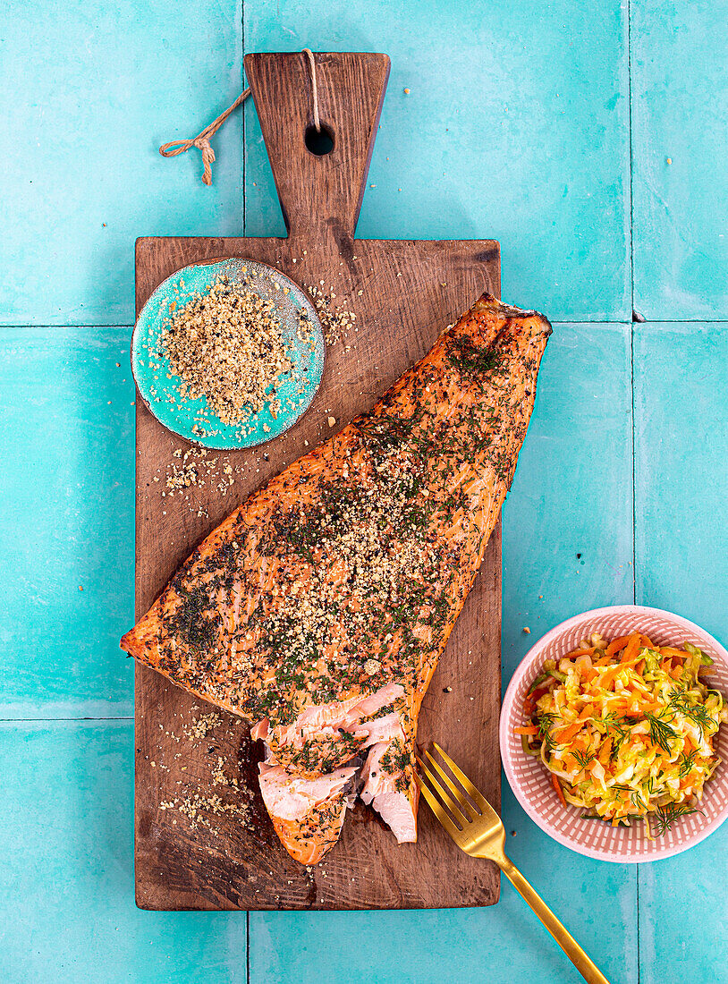 Lachs 'Dukkah' mit Orangen-Coleslaw