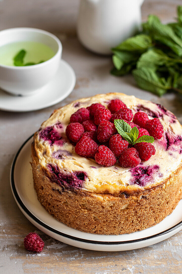 Ricotta pie with raspberries