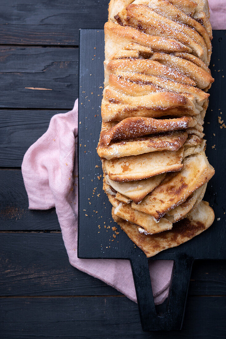 Vegan pull a part bread with sugar and cinnamon filling