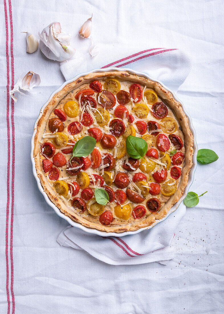 Vegane Tomaten-Quiche mit Tofucreme