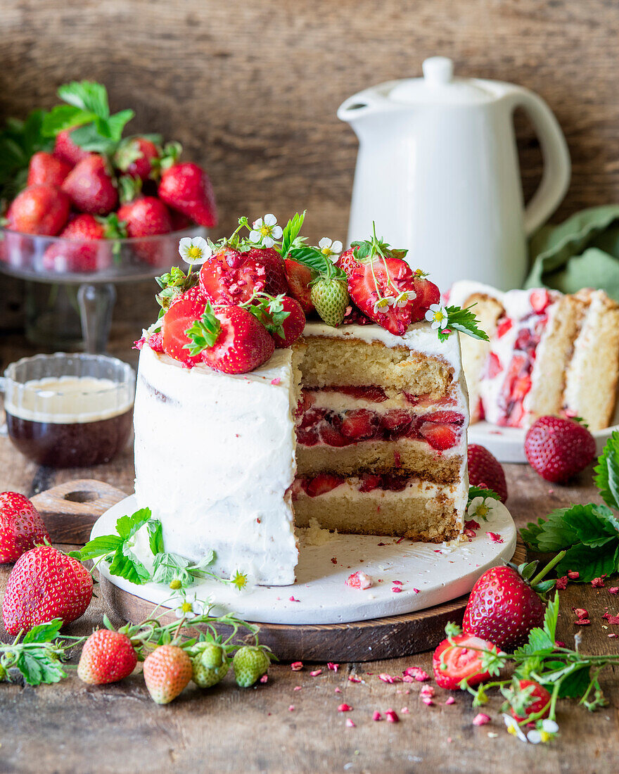 Erdbeer-Vanille-Torte mit Mascarpone-Creme