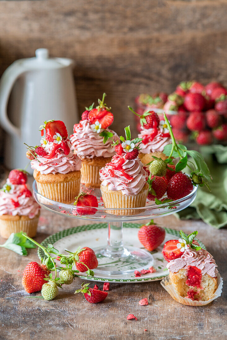 Strawberry cupcakes