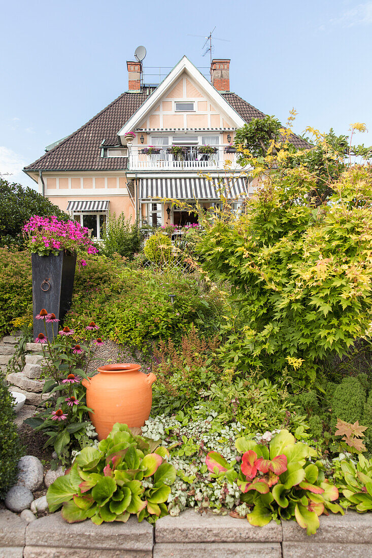 City home with lush garden