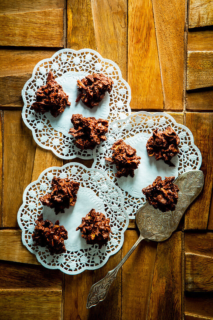 Sugar-free crispy chocolate clouds