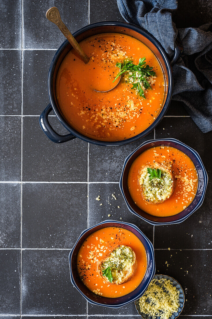 Roasted tomato soup with Parmesan and parsley pesto croutons