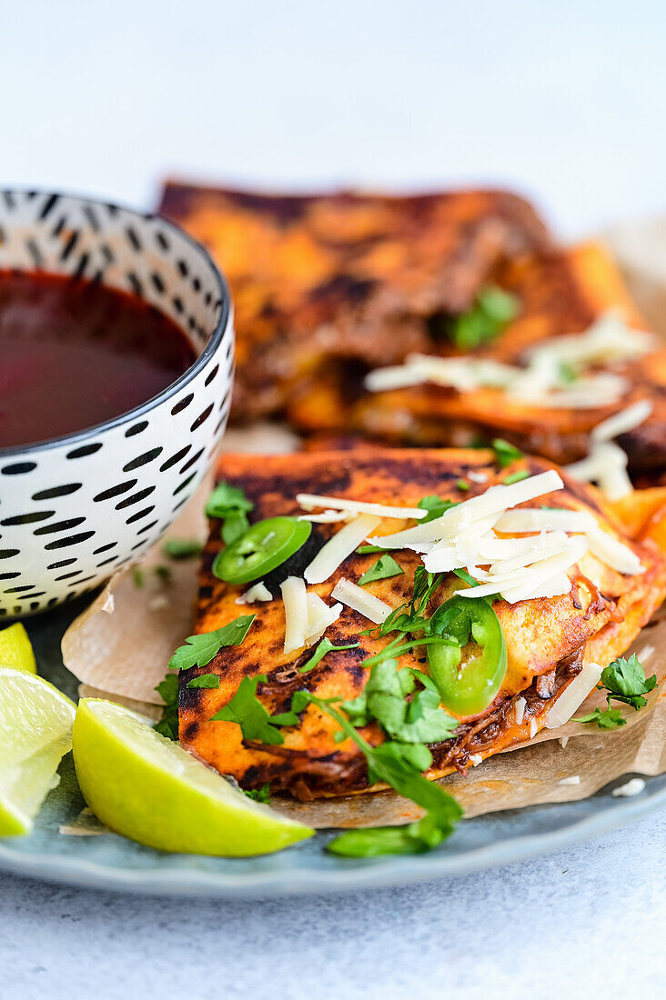 Mexikanische Birria-Rind-Tacos